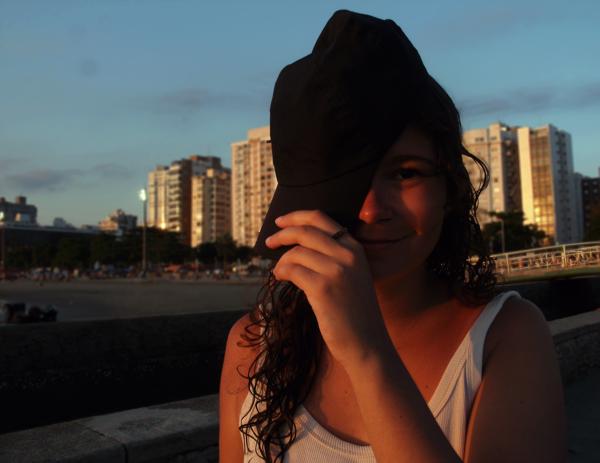 
          "GE DIGITAL CAMERA"<br>
          February 01, 2019<br>
          J1250<br>
          32/5 mm, f/53/10, 1/213 s, ISO80
          